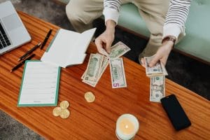 Darren-yaw-holding-money